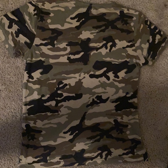 Worn Levi’s tee - Picture 2 of 2